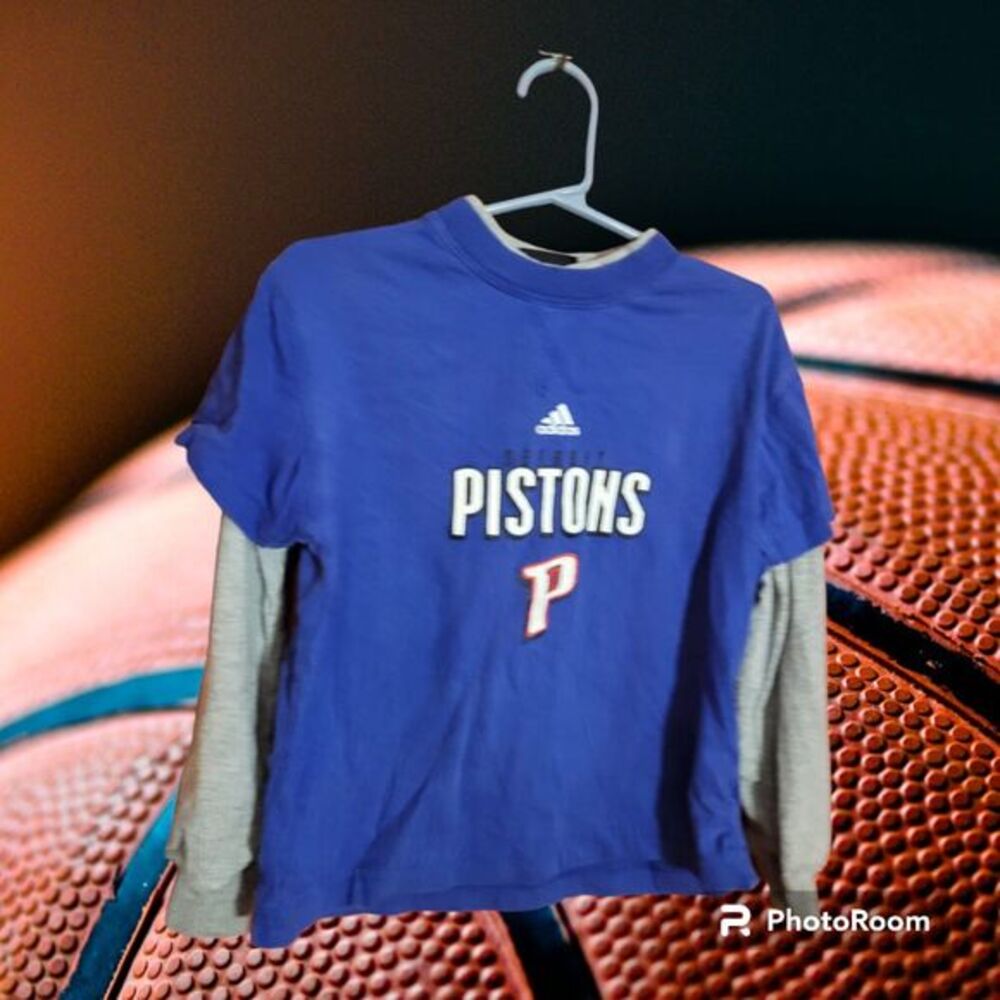 Adidas Detroit Pistons Long‎ Sleeve Kids size 5/6 (G9)